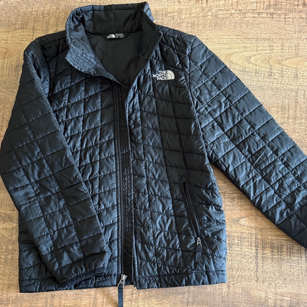 The North Face Kids (Medium) Black Puffer Jacket